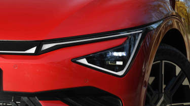 Kia EV6 - передняя фара